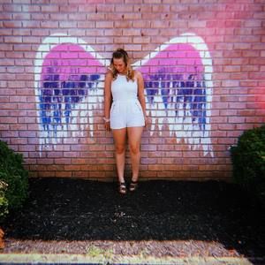 Meet your Posher, Caitlin